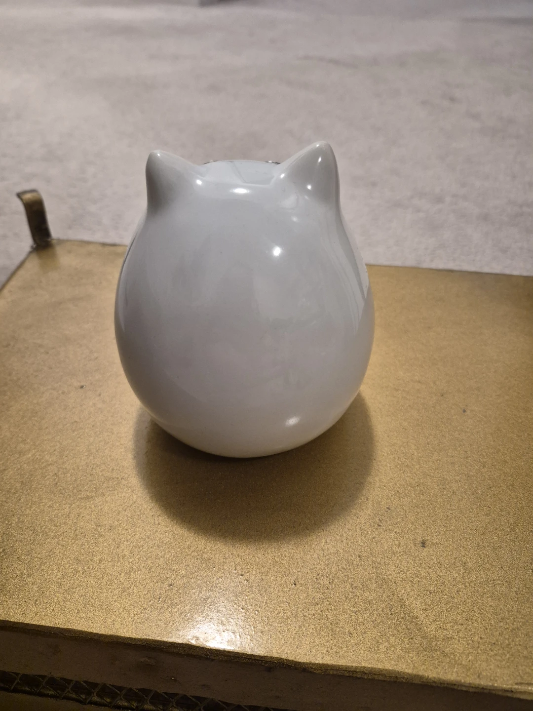 White Ceramic Cat Figurine - photo 5