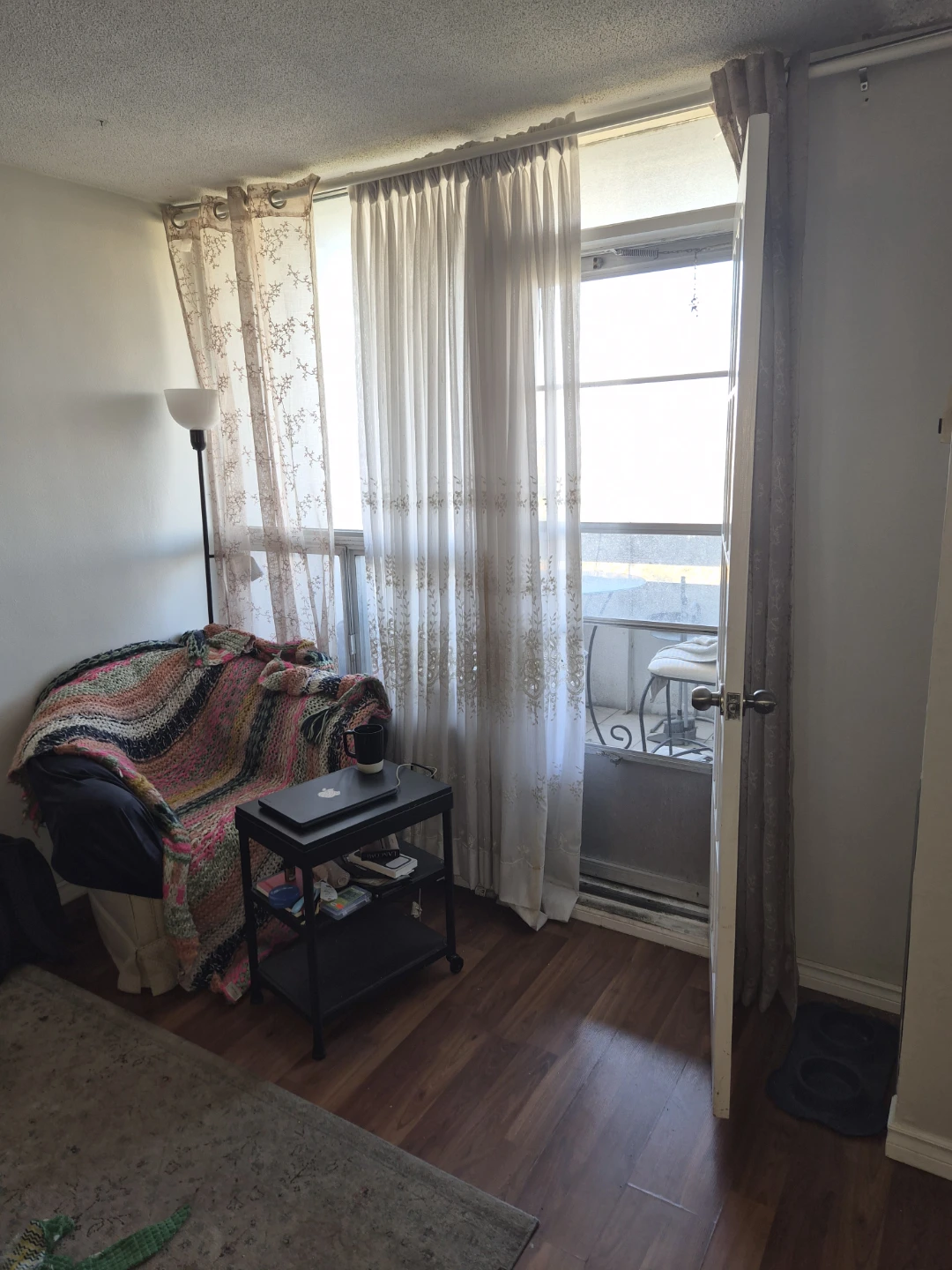 Room For Rent - photo 4