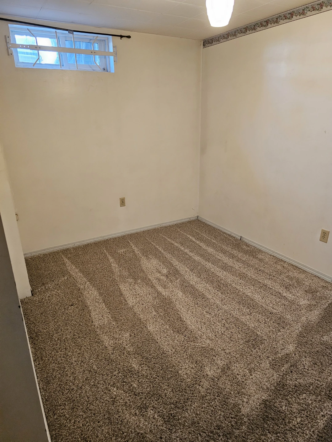 2 BEDROOMS BASEMENT SUITE AVAIL IMMEDIATLY IN MARLBOROUGH N.E - photo 5
