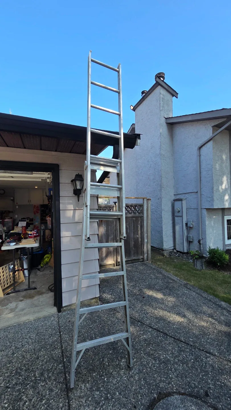 Aluminum Extension Ladder - 7' - 11' 6"