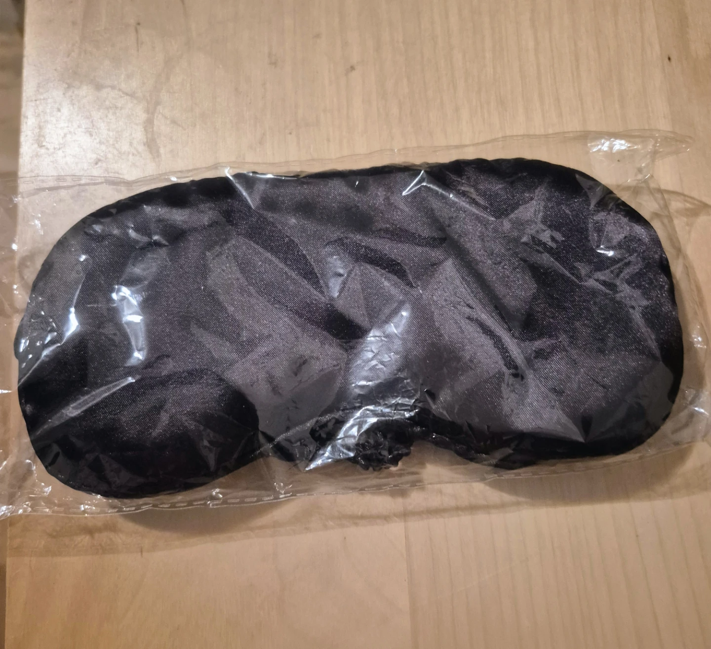 BNIP)Black Satin Sleep Mask with Earplugs