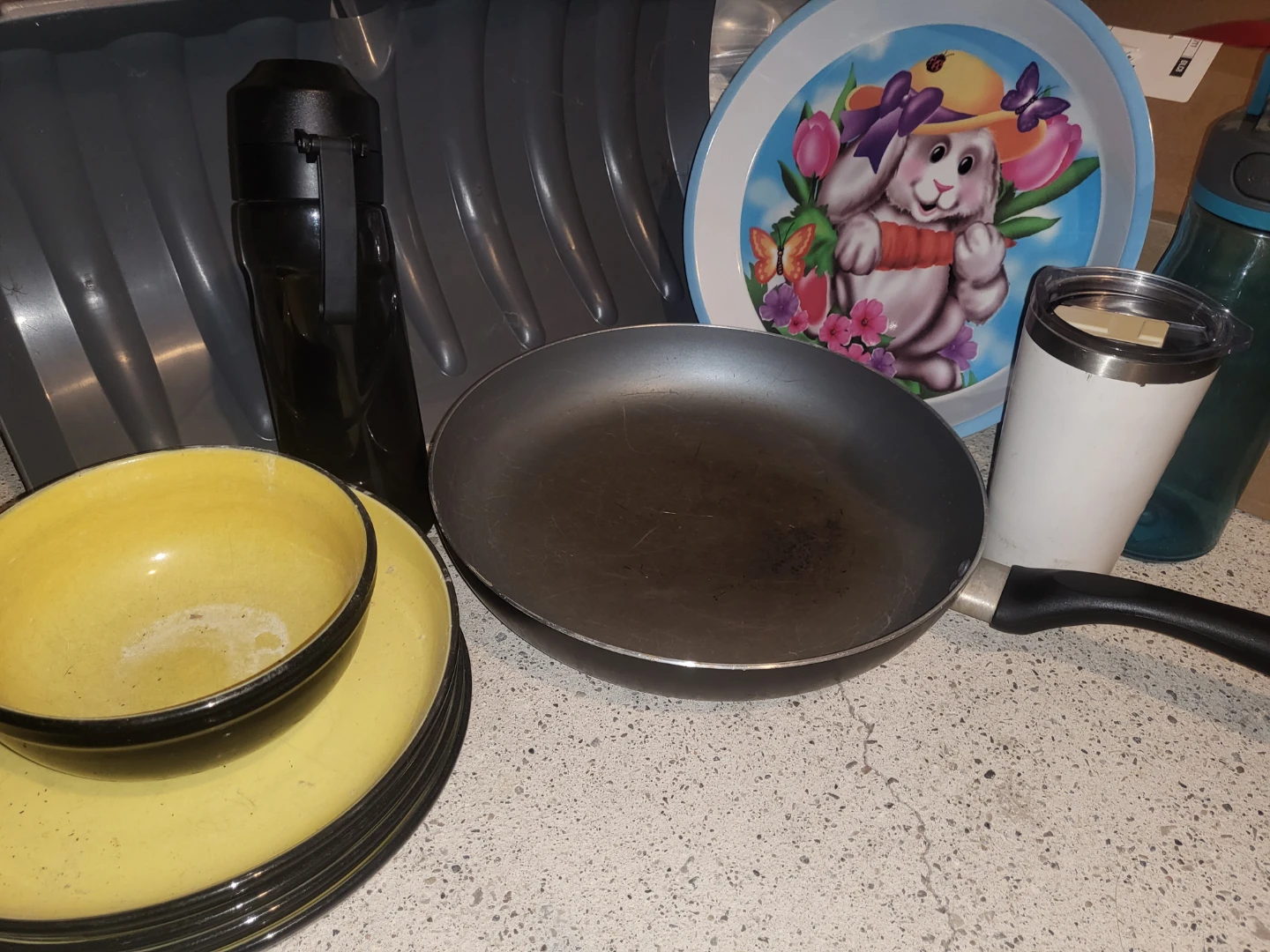 Assorted Kitchenware Bundle