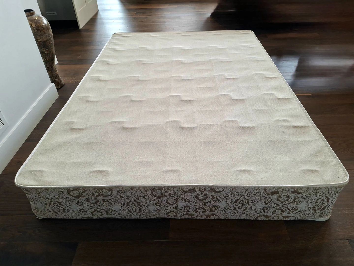 DOUBLE/FULL BED FRAME + HEADBOARD + BOX SPRING — $40 - photo 4
