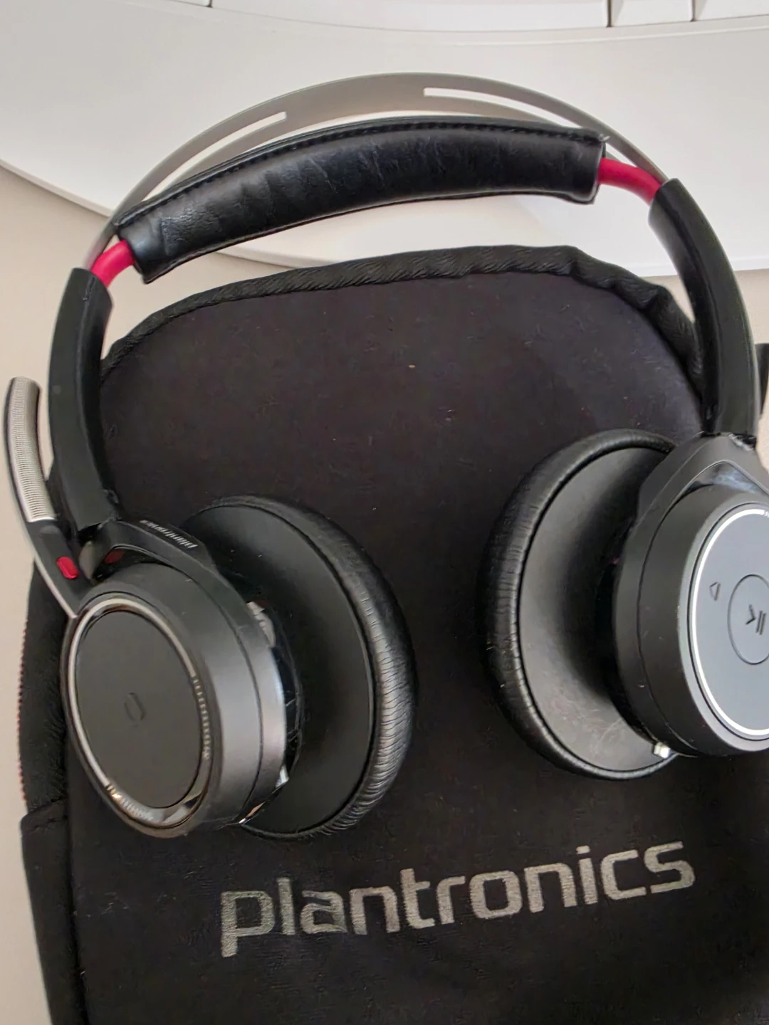Plantronics Voyager Focus UC Wireless Headset