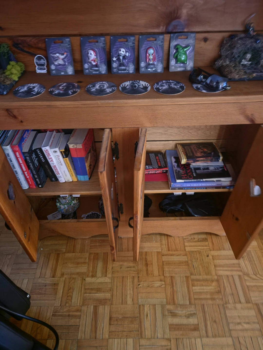 Rustic Wooden Hutch Display Cabinet - photo 2