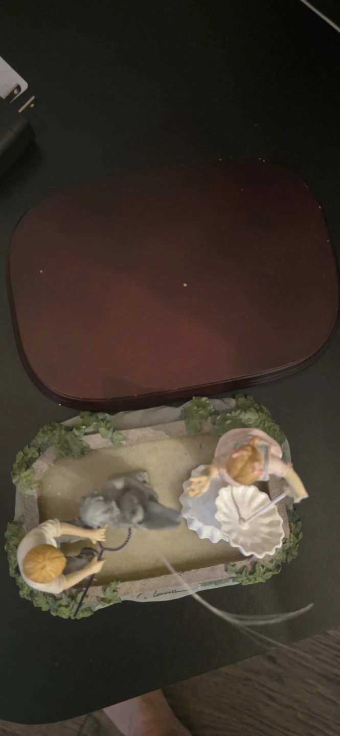 Trisha Romance Fountain of Love Figurine - photo 2