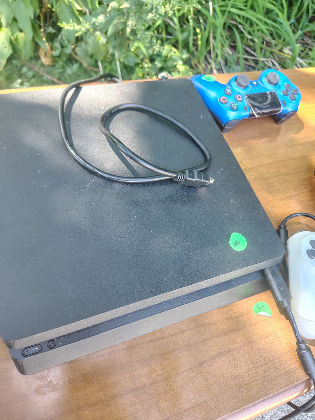 PlayStation 4 Console with 4 Controllers