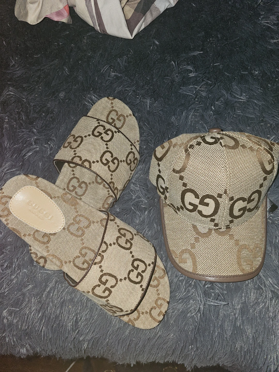 Gucci GG Canvas Slides and Baseball Cap Set - photo 2