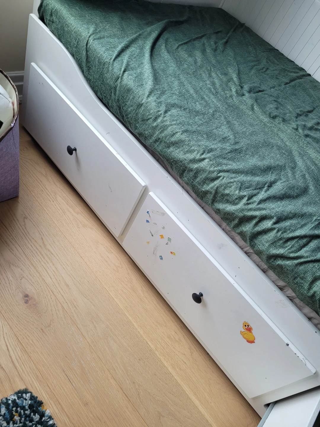 White IKEA Hemnes expandable queen sizewith 3 Drawers - photo 4