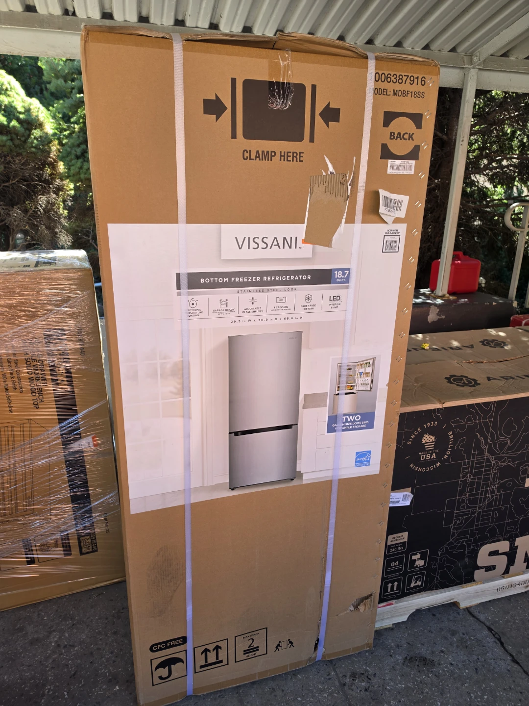 Vissani 18.7 cu. ft. Bottom Freezer Refrigerator