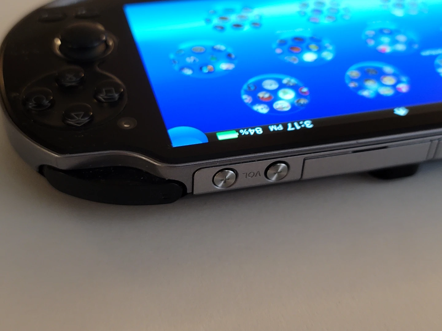 Sony PlayStation Vita PCH-1001 Handheld Console - photo 3
