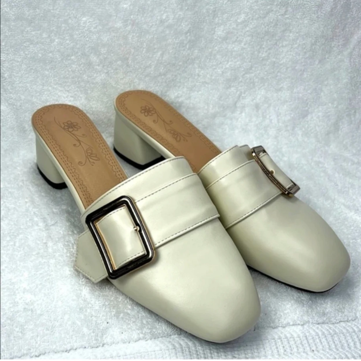 Cream Heeled Mules with Buckle Detail Size 12.5 - photo 2