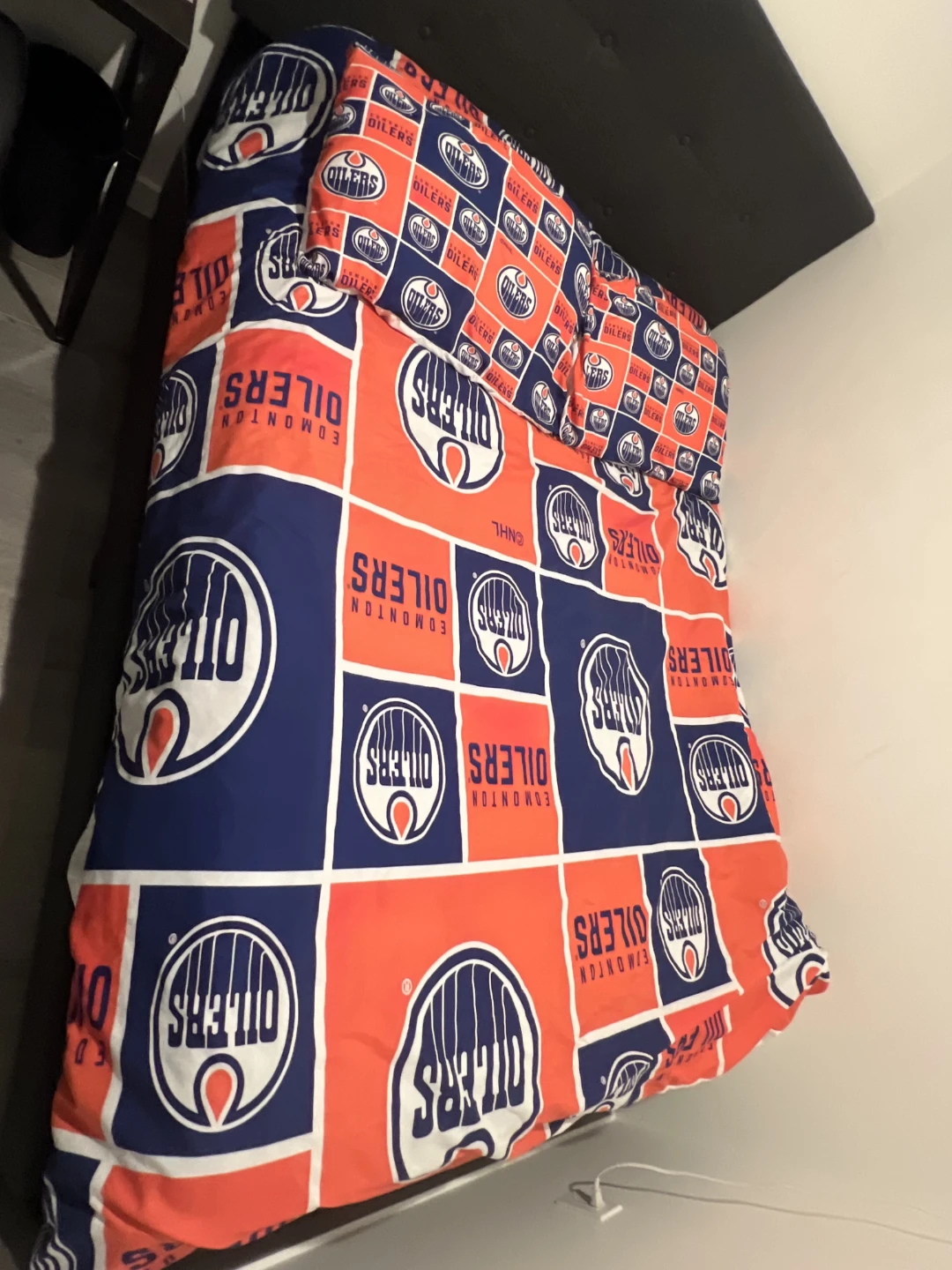 Oilers blanket cover and pillow cases