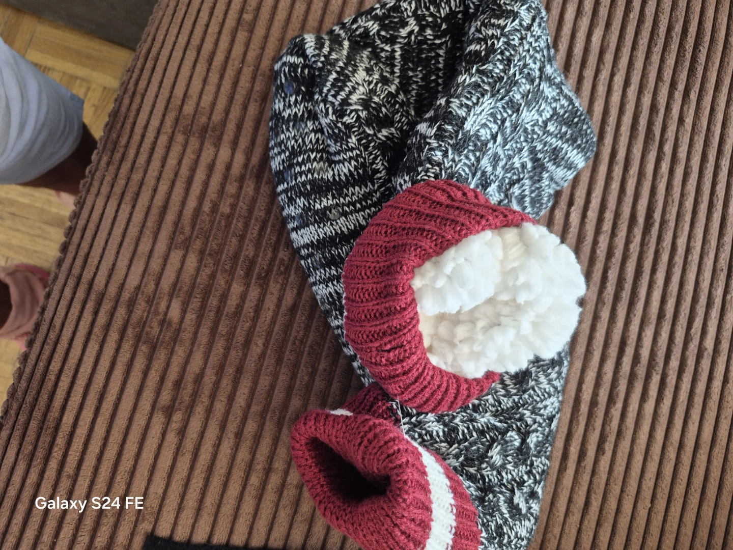 Cable Knit Slipper Socks - photo 2