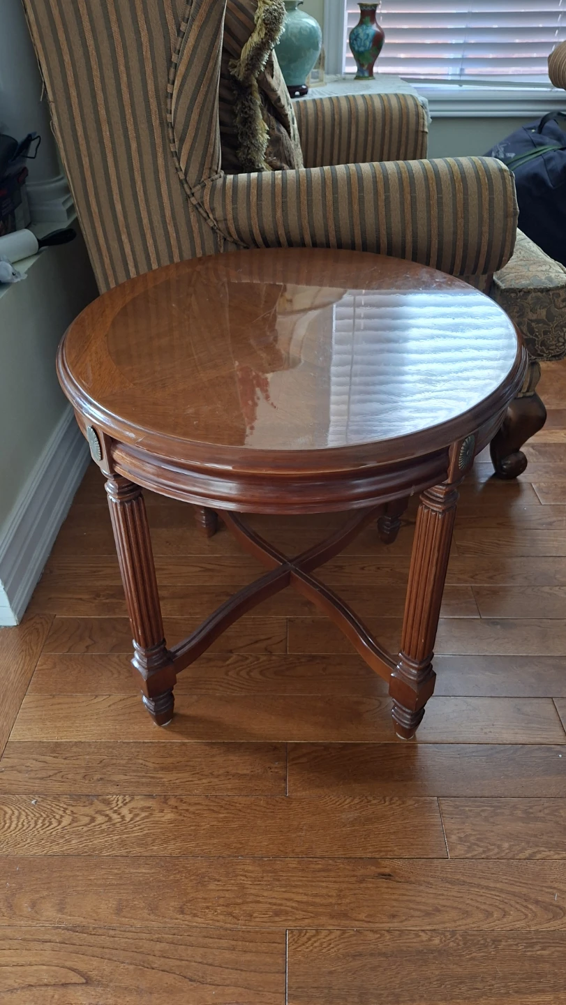 Round Wooden Accent Table - photo 2