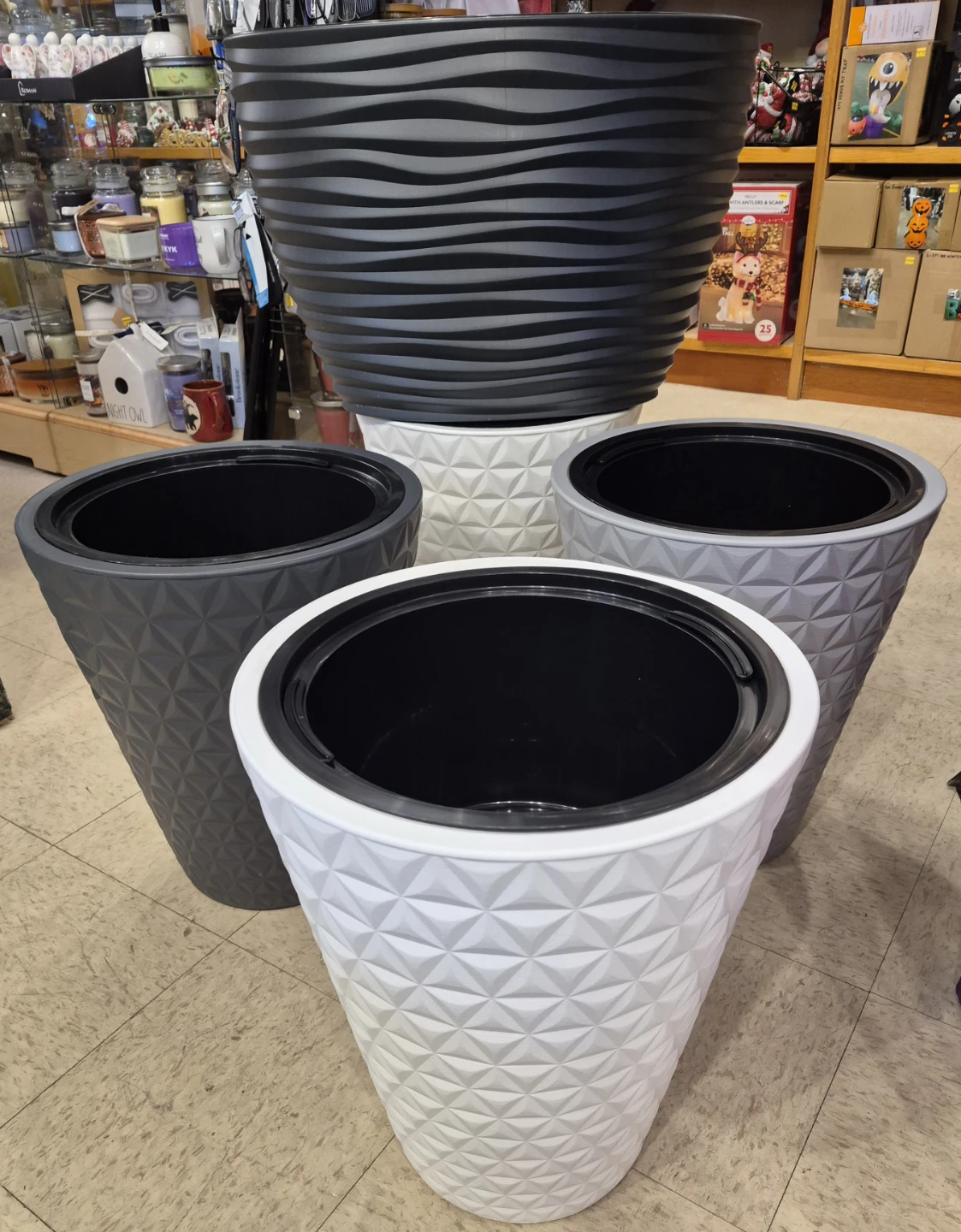 BLOWOUT SALE  $20  each fall & winter planters - photo 3