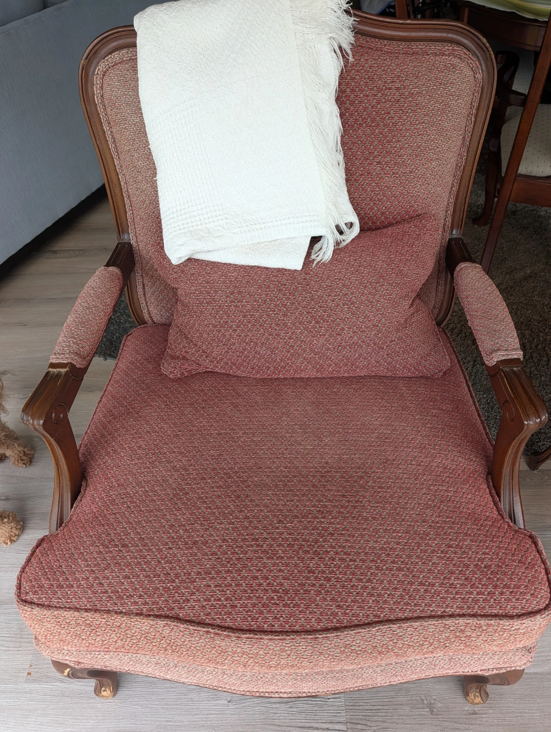 Antique red velvet chairs. - photo 3