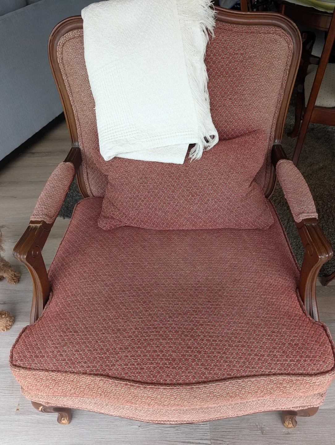 Antique red velvet chairs. - photo 3