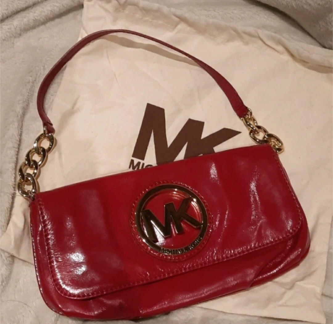 Michael Kors Red Patent Clutch Bag - photo 2