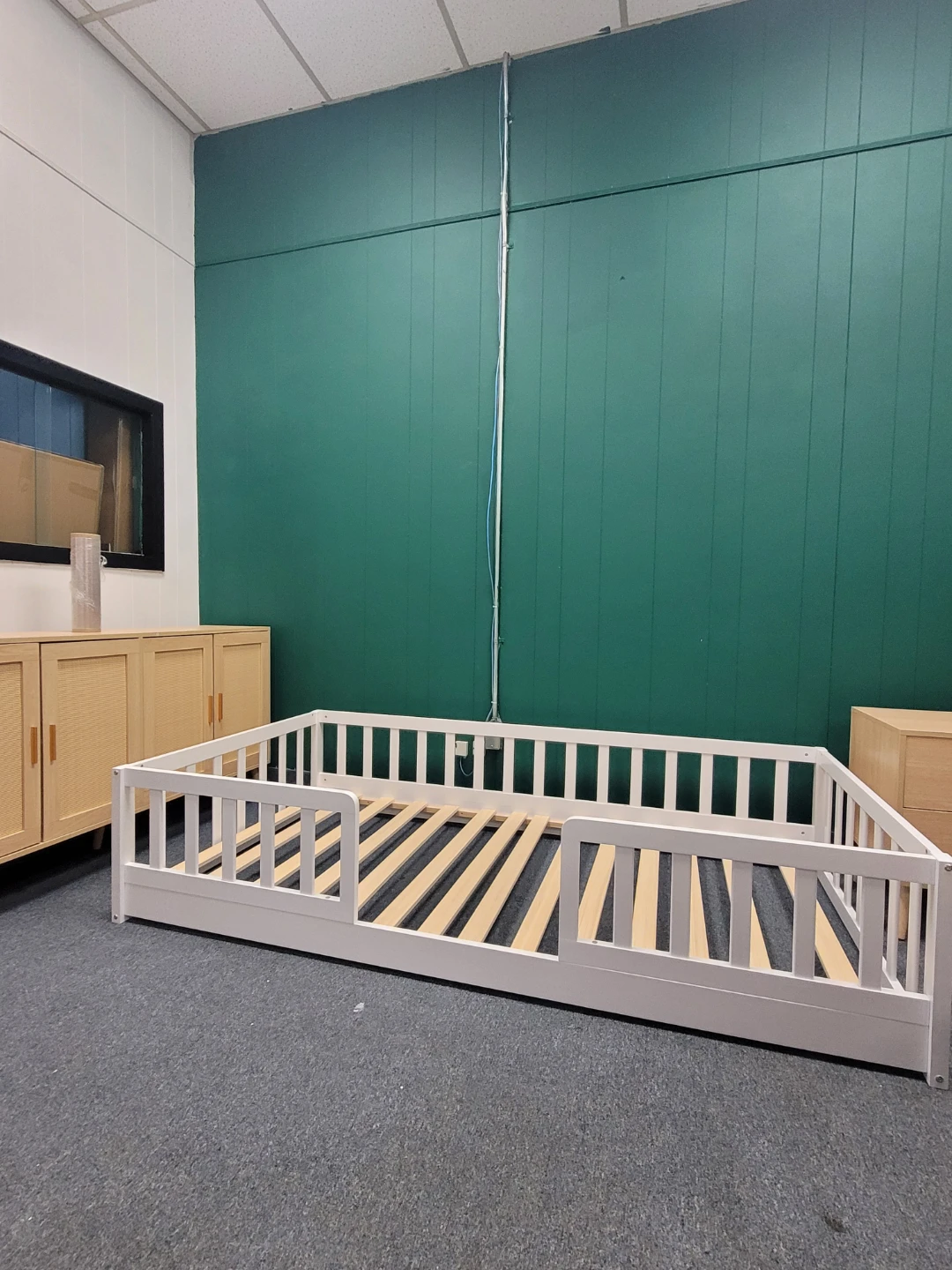 White toddler floor bed frame ( we have single or full size) - photo 4