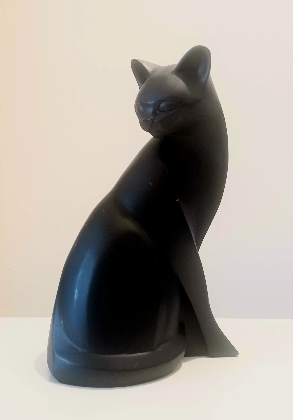 Minimalist Black Cat Figurine