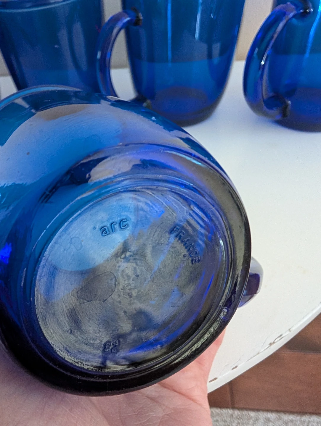ARC FRANCE VINTAGE COBALT BLUE GLASS MUGS - photo 4