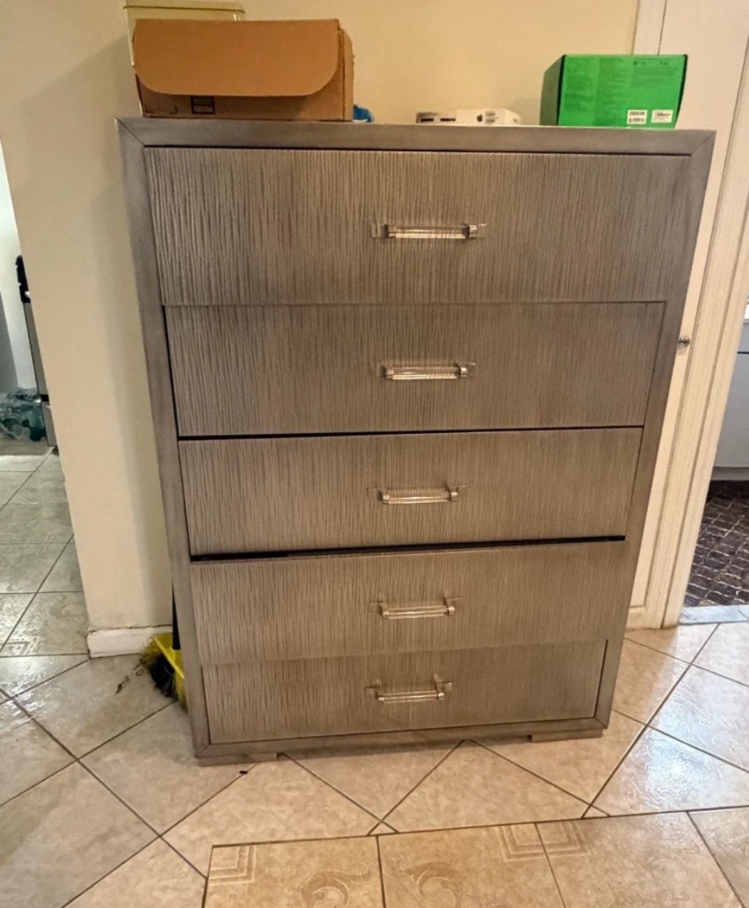 Like new Set of 2 drawers  in excellent condition read please