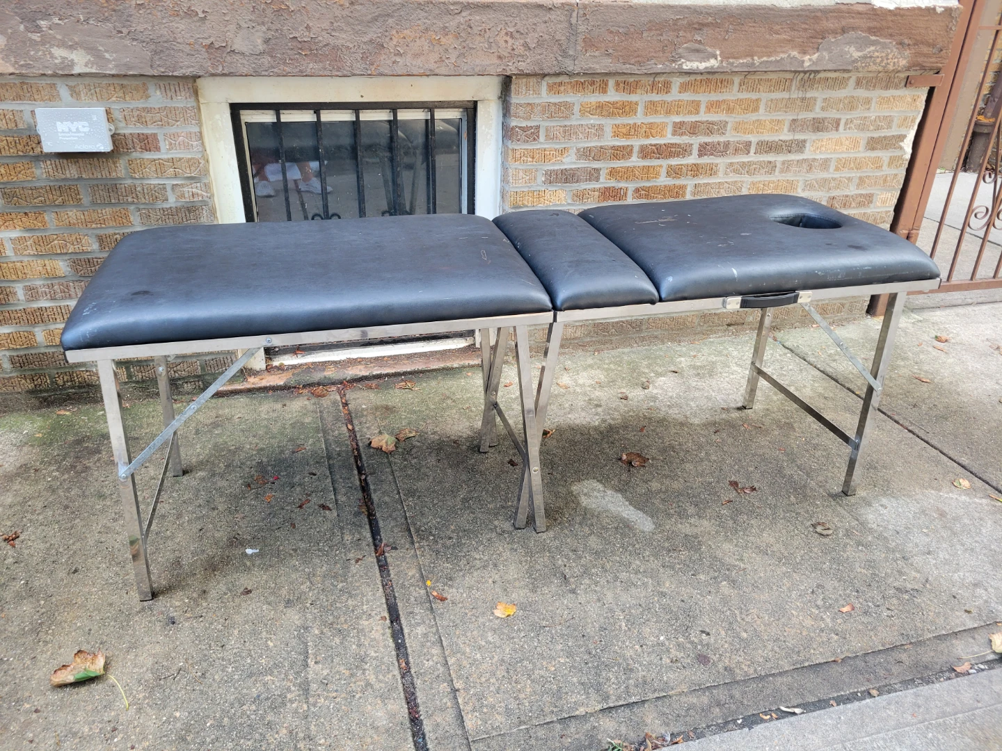 Portable Black Massage Table - photo 2
