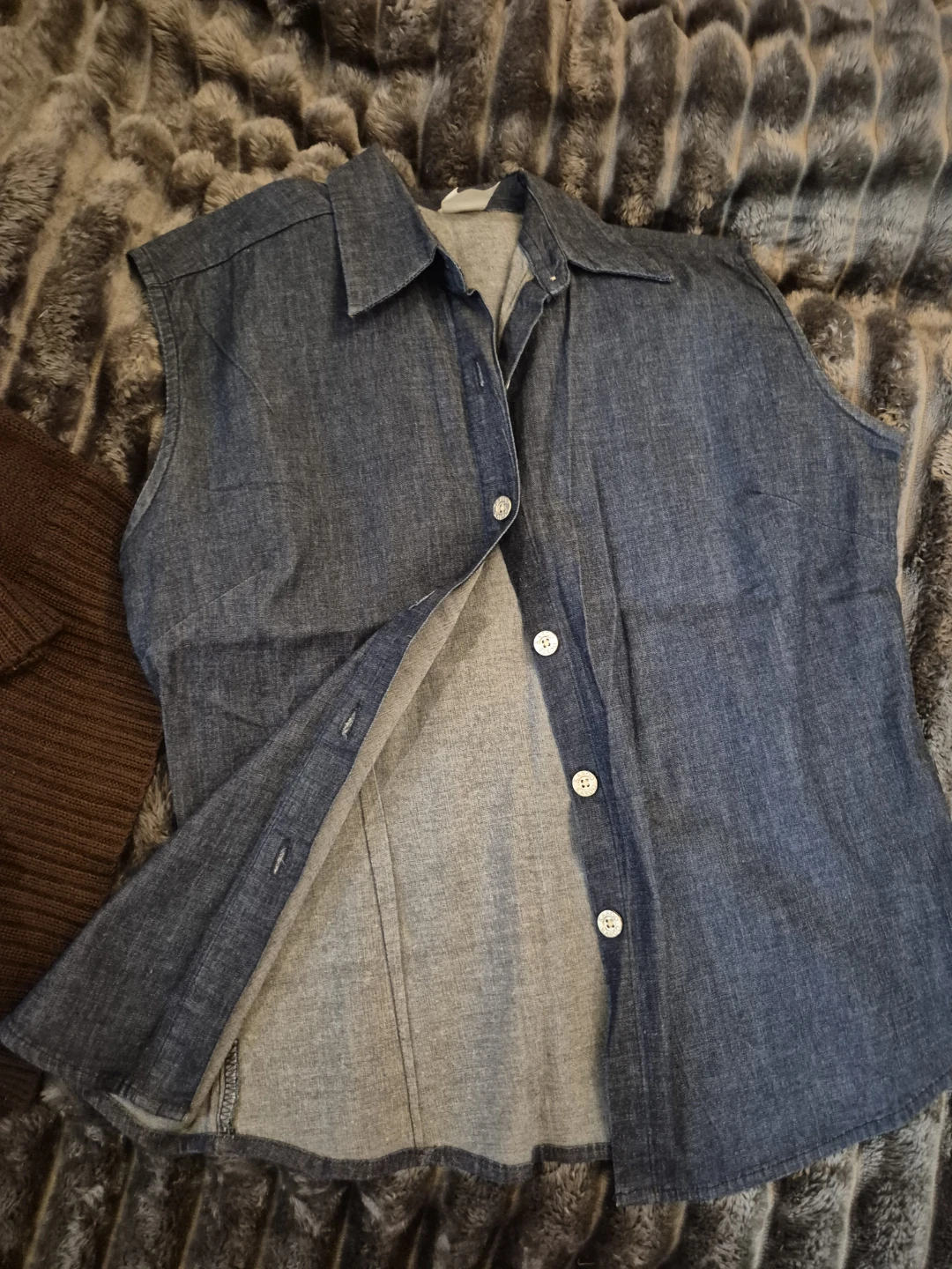 Hypoid Fashions Sleeveless Denim Shirt - photo 4