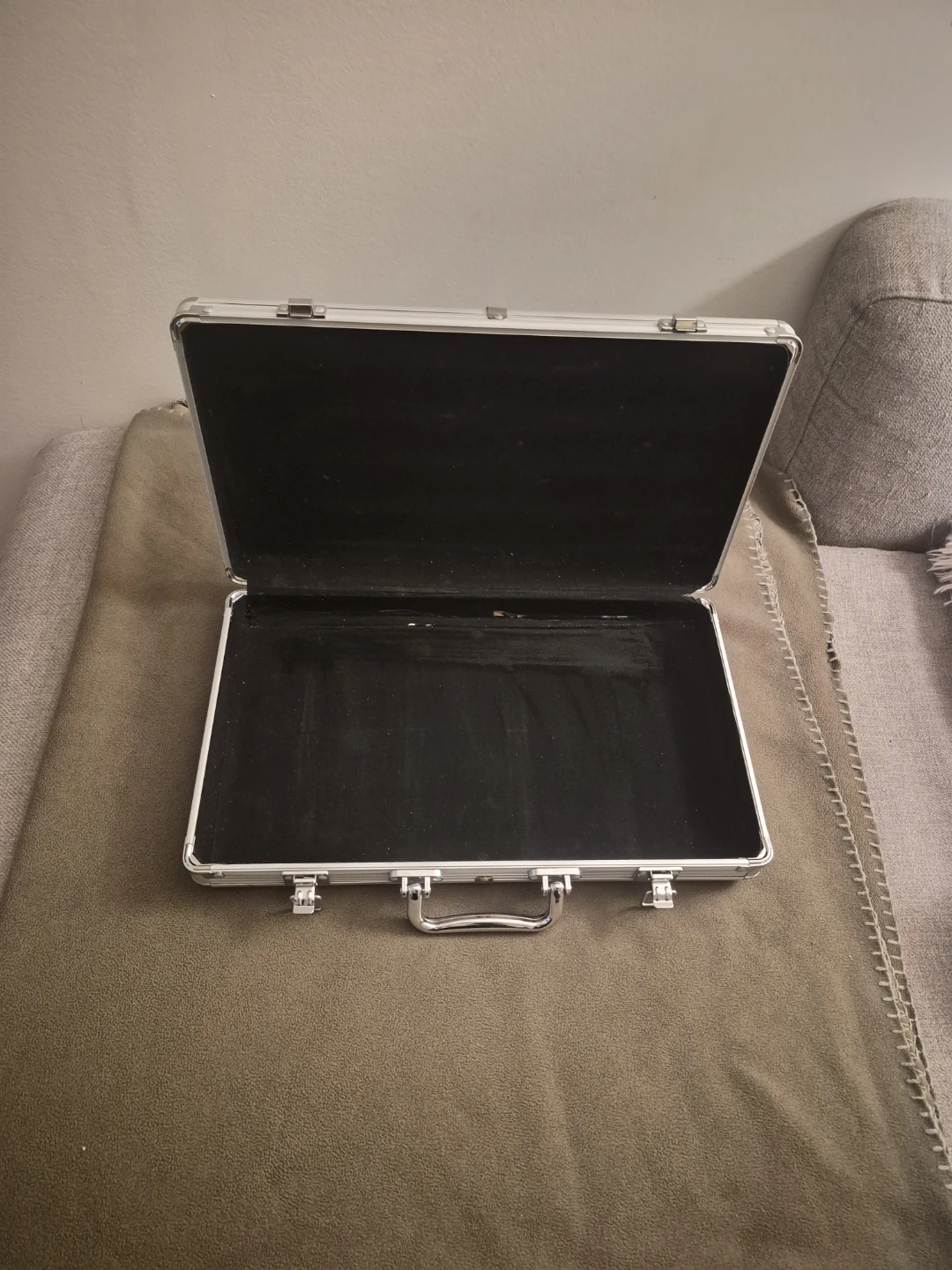 Aluminum Hard Carrying Case - photo 2