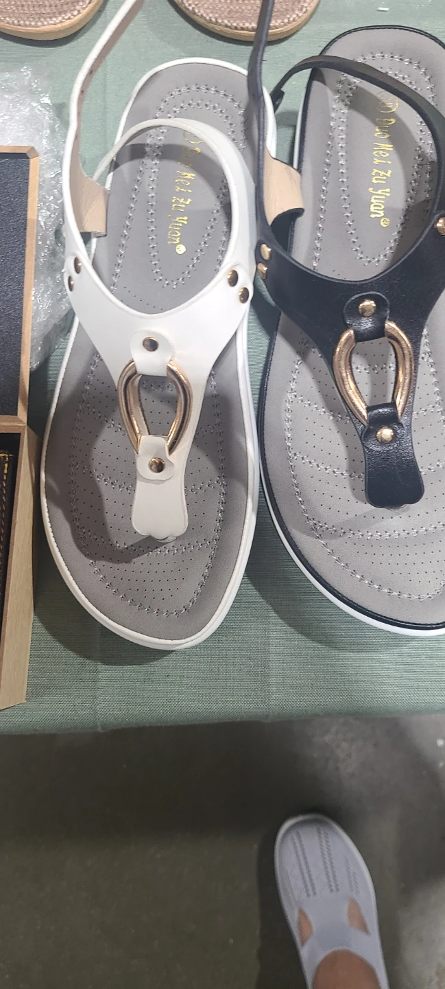 Various assorted women's summer sandals and slides - photo 4