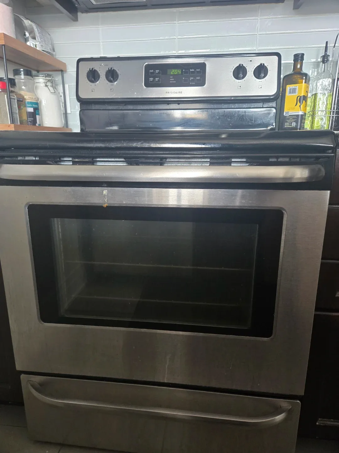 Frigidaire 30 inch Electric Range / Stove - photo 2