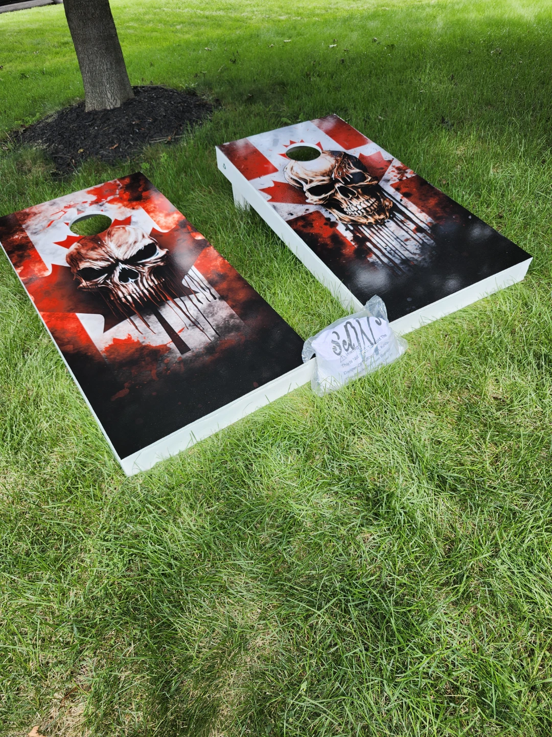 Cornhole Boards with Canadian Flag and Skull Design - photo 2