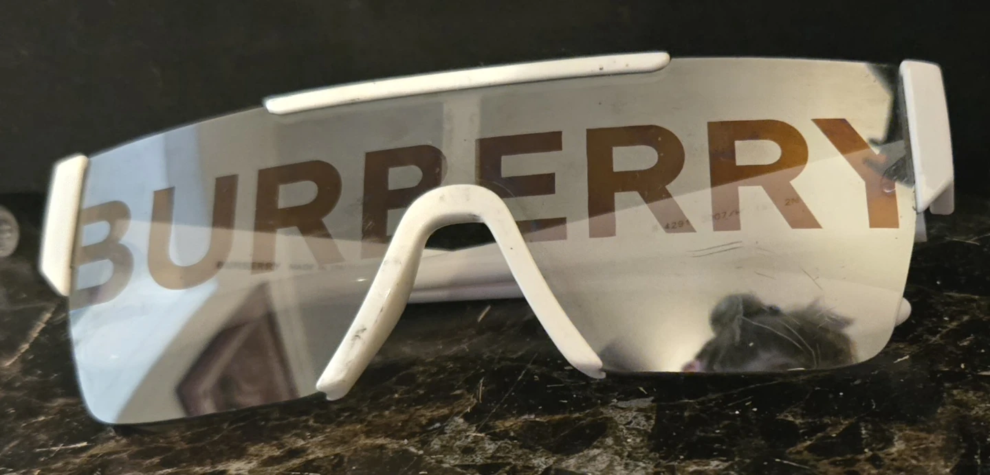 Burberry Sunglasses - photo 2