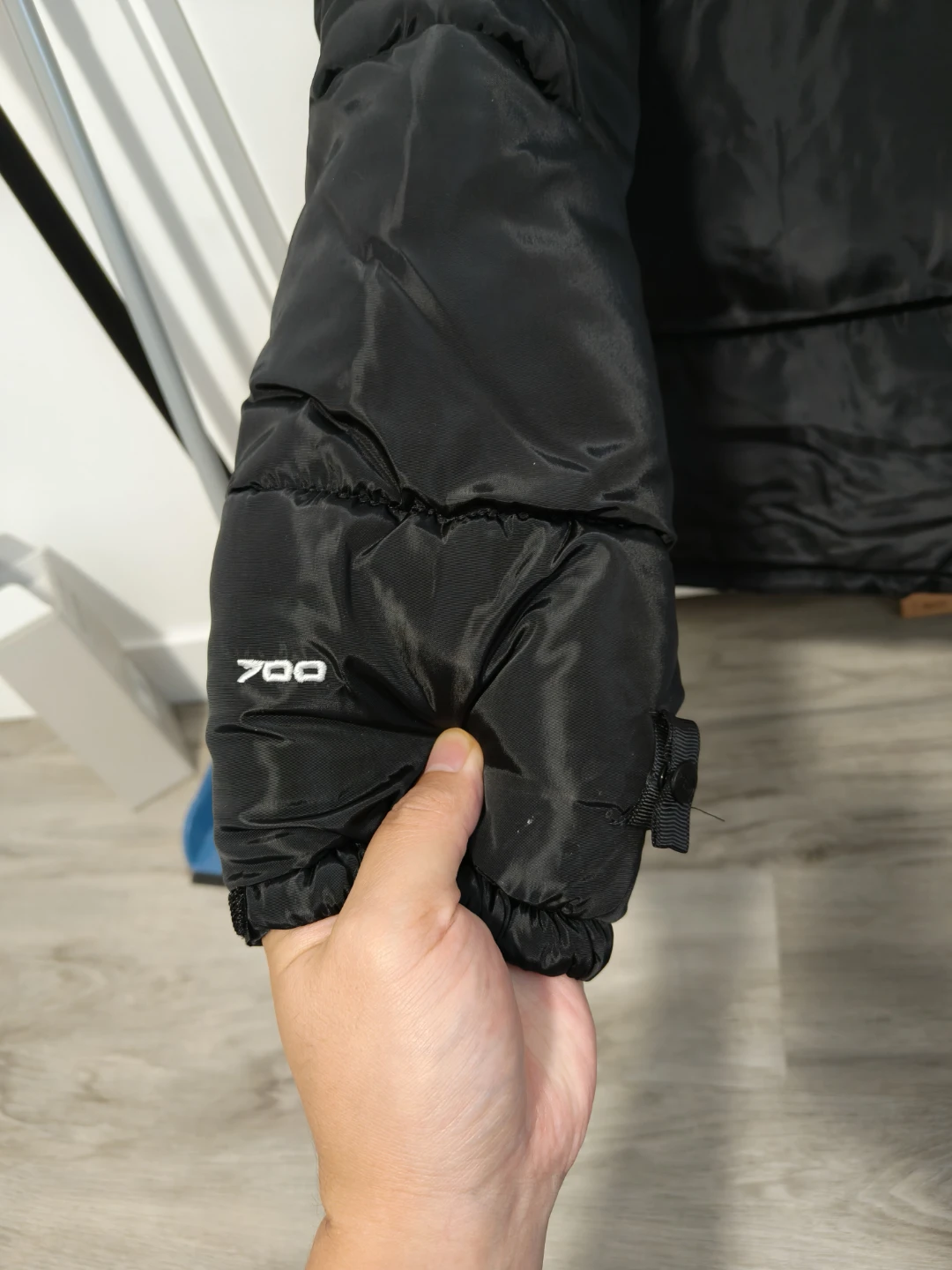 The North Face 700 Puffer Jacket - Black, Size M - photo 3