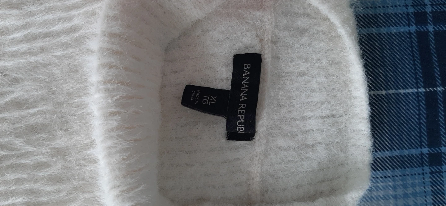Banana Republic White Sweater - photo 3