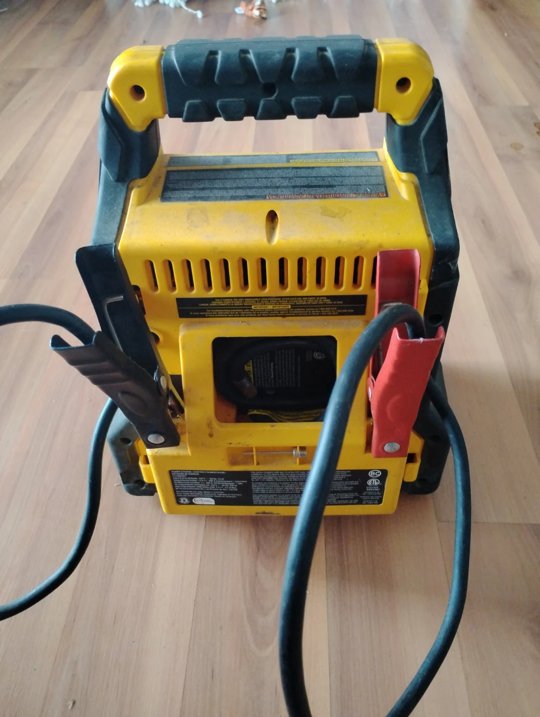 CAT CJ10000XT 1200A Jump Starter & Air Compressor - photo 4