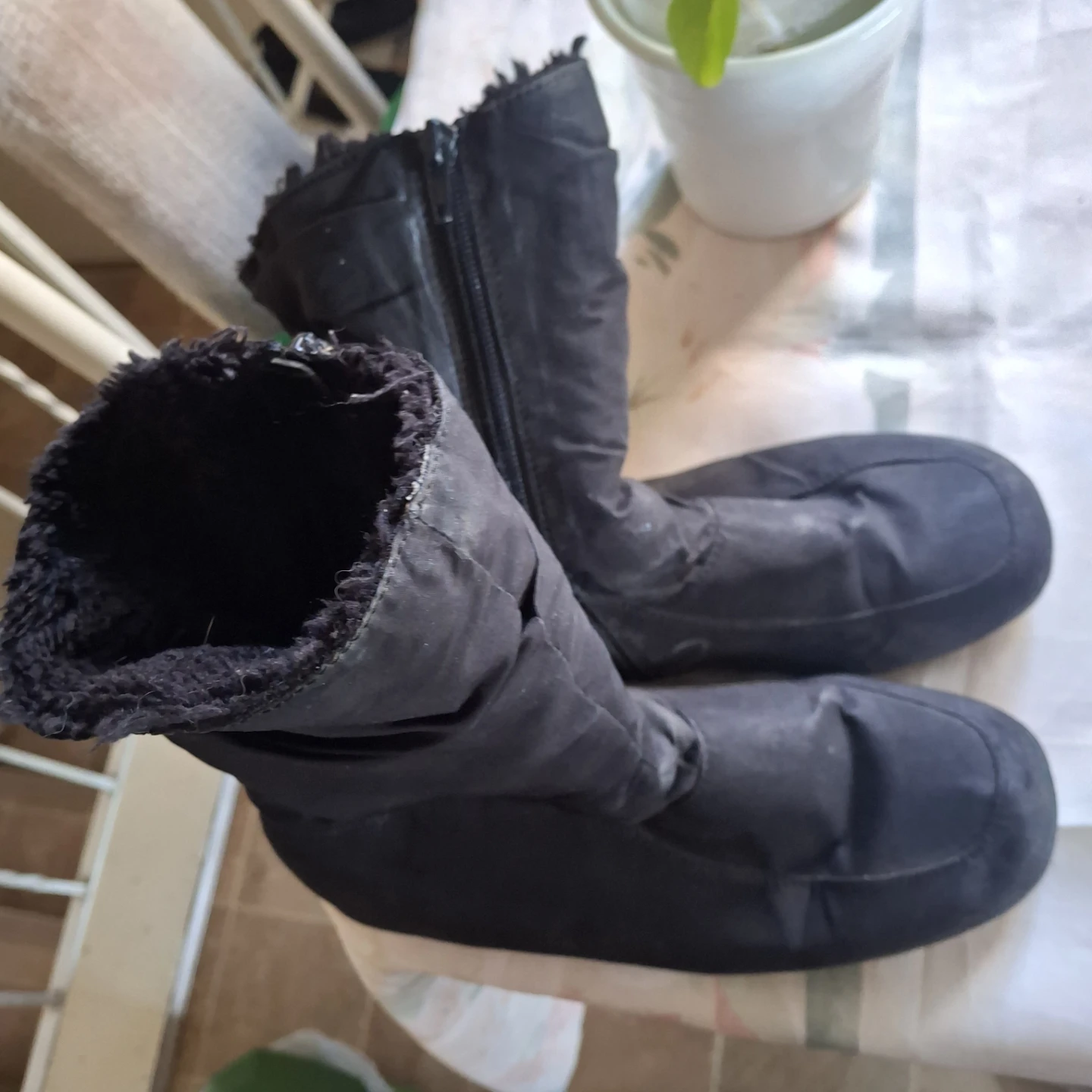 Ladies winter Boots Size 8