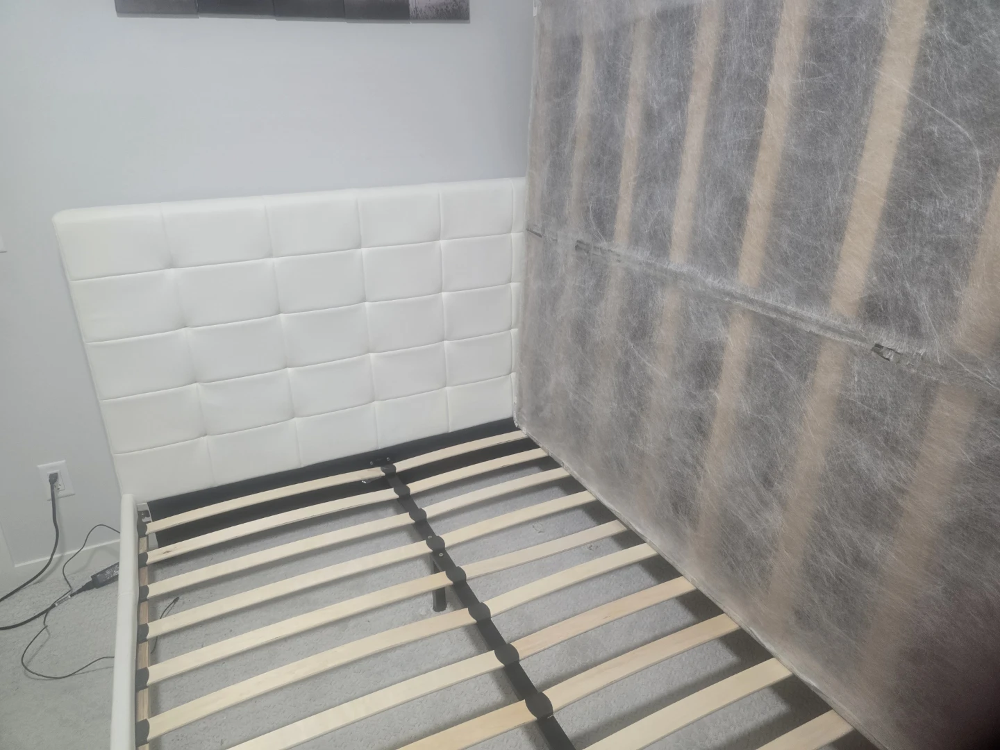 White Tufted Upholstered Queen Bed Frame - photo 2