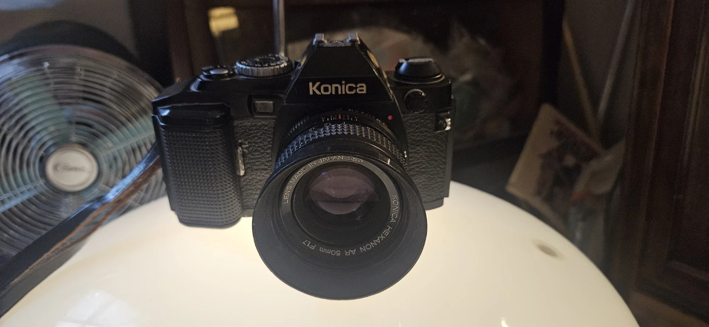 Konica FS-1 35mm SLR film camera.