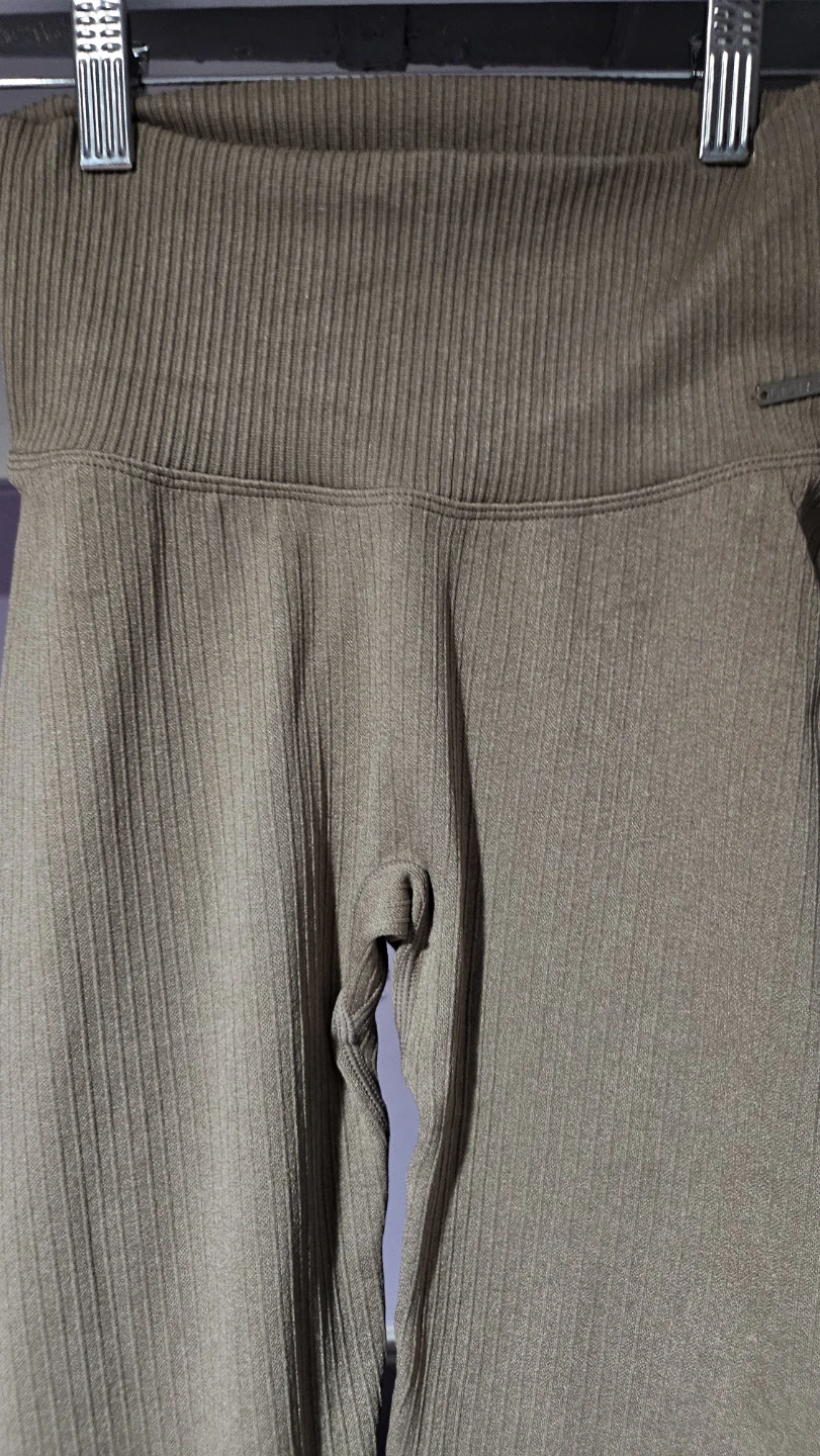 Lilias Active Ribbed Knit Leggings - photo 2