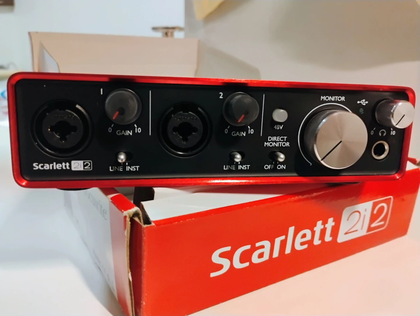 Focusrite Scarlett 2i2 2nd Gen USB Audio Interface - photo 4