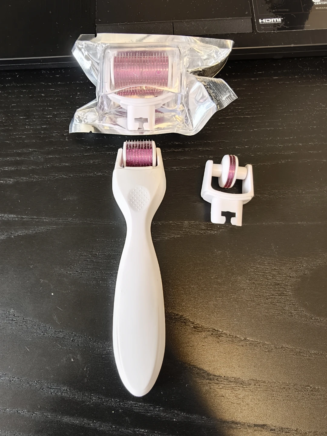 Microneedle Derma Roller Set