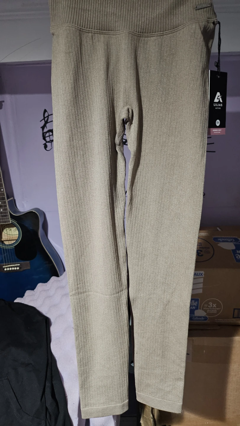 Lilias Active Ribbed Knit Leggings