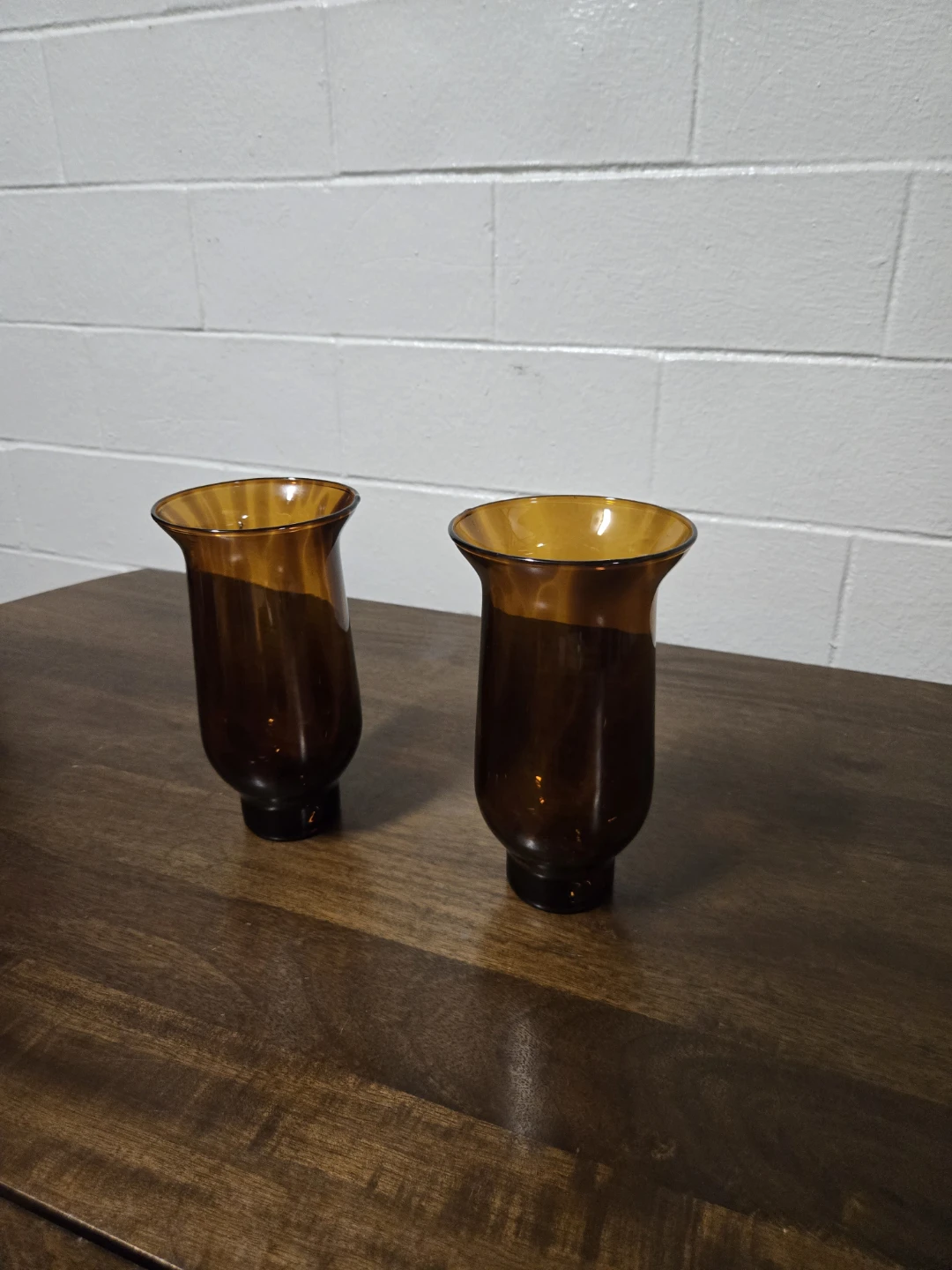Set of 2 Amber Glass Hurricane Vases - photo 3