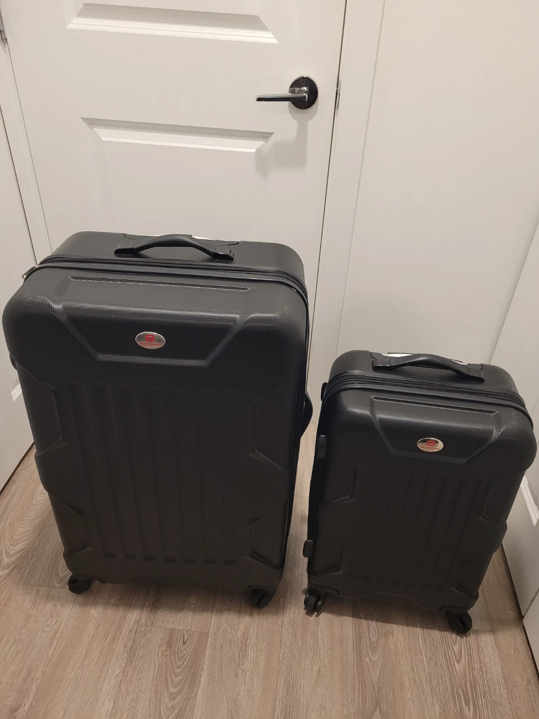 Black Hardside Luggage Set - photo 3