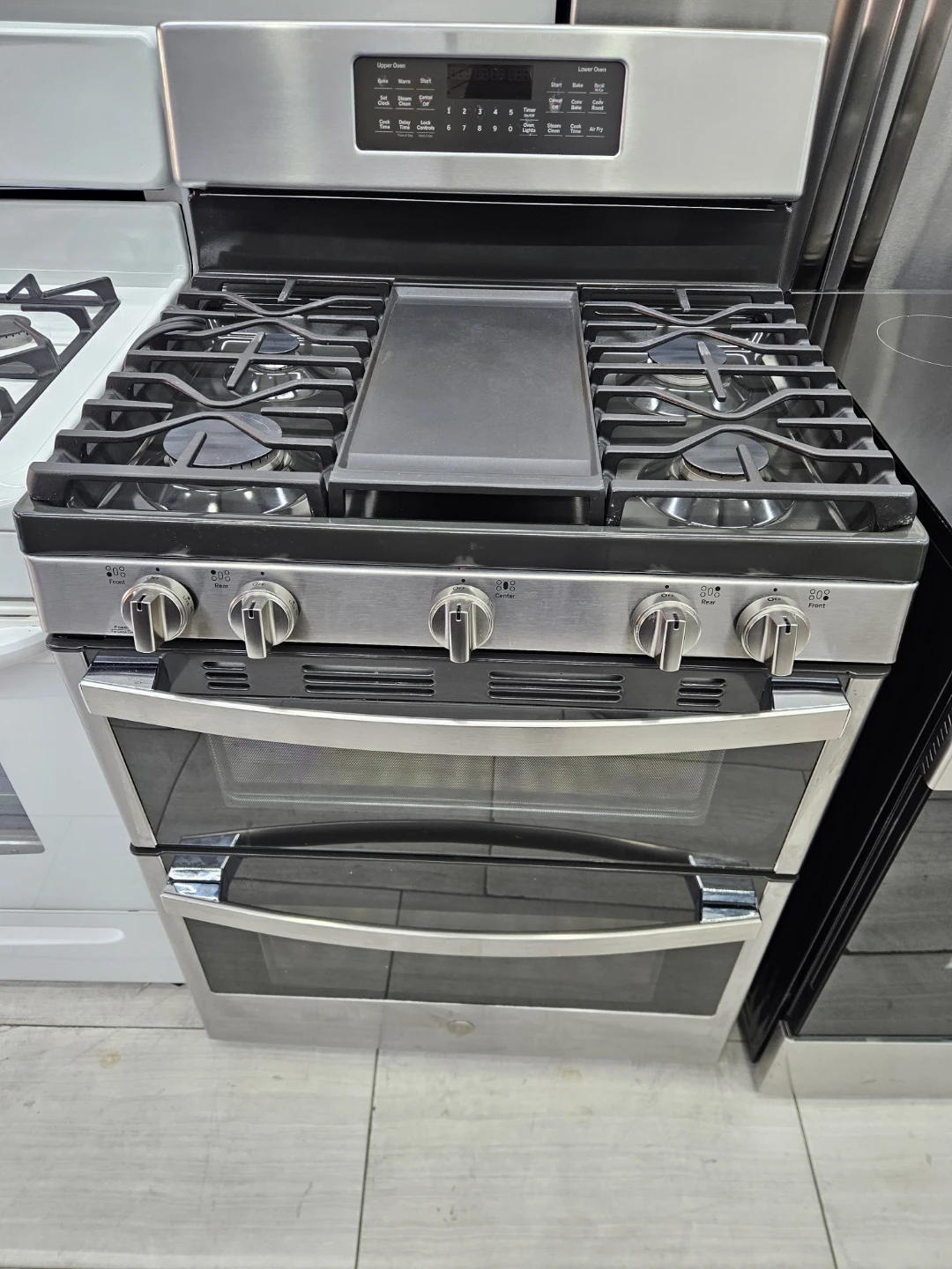 GE Gas Range with Griddle - photo 4