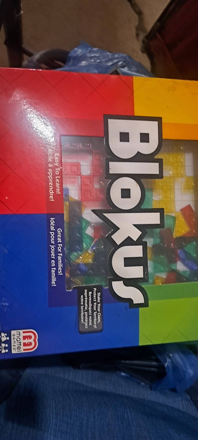 Mattel Blokus Strategy Board Game - photo 2