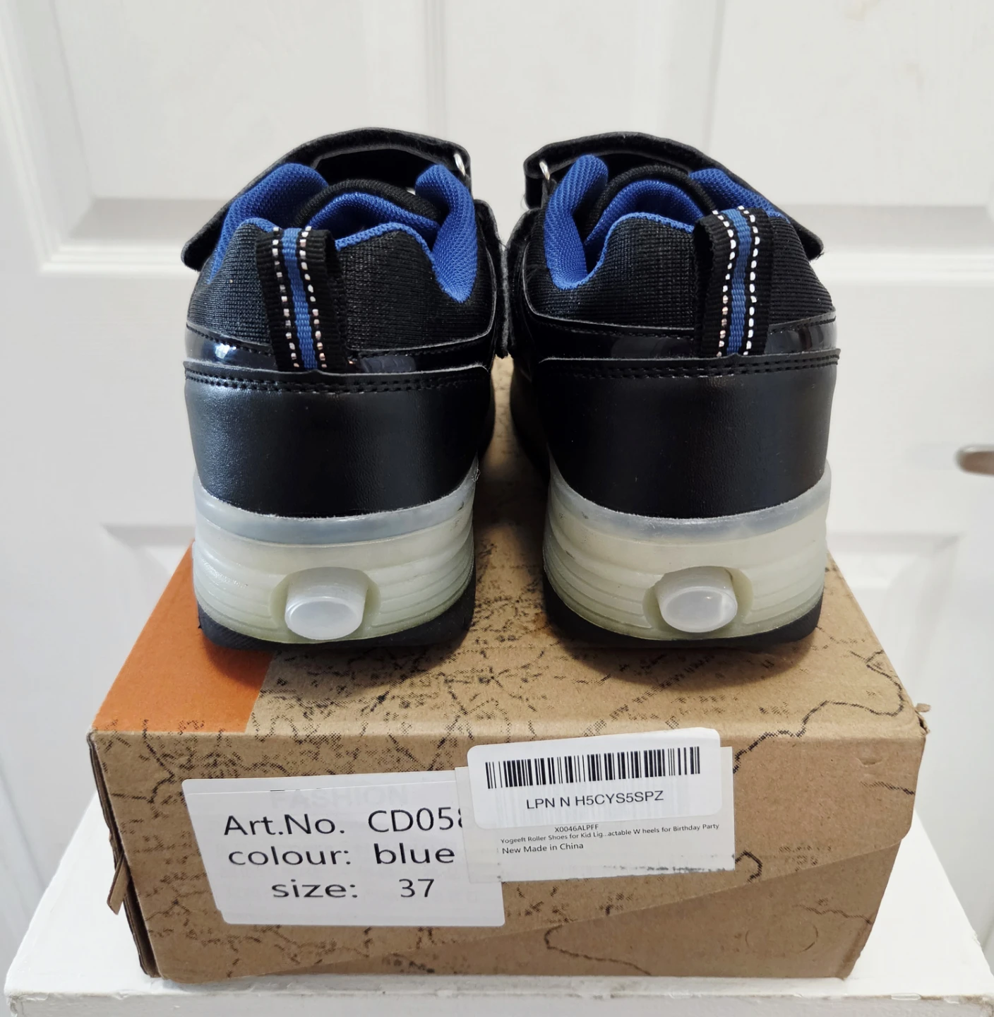 Xingbahou LED Roller Shoes - Size 37 - photo 5