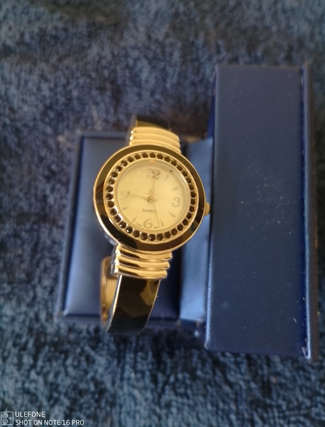 Silver tone Quartz Ladies Bangle Watch